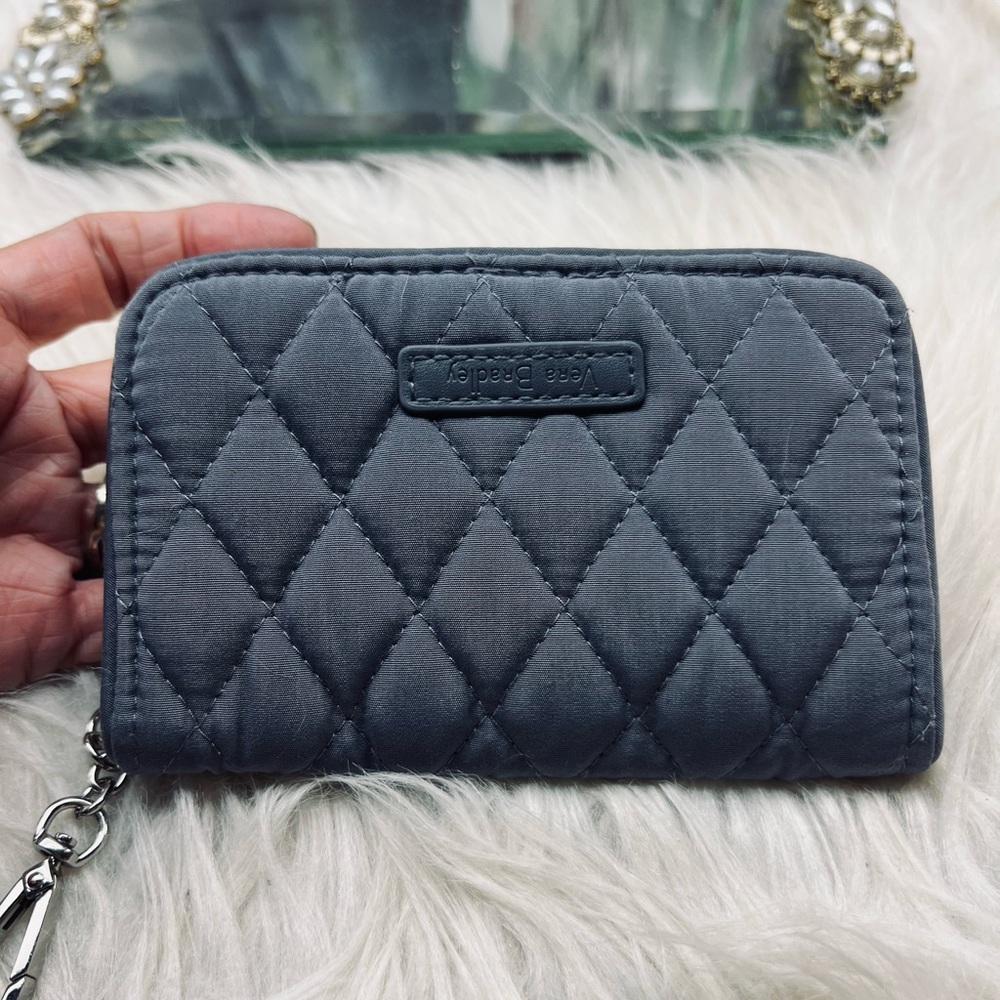 Vera Bradley RFID Protection and key Chain Wallet - Picture 4 of 9